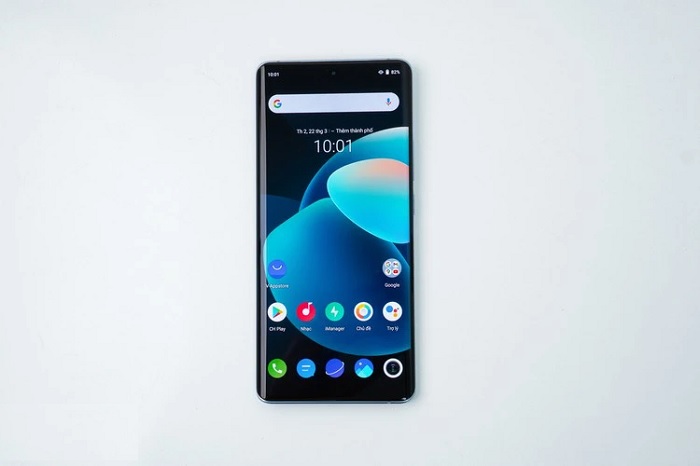 Màn hình Vivo X60 Pro được làm cong hai bên giúp tăng không gian trải nghiệm