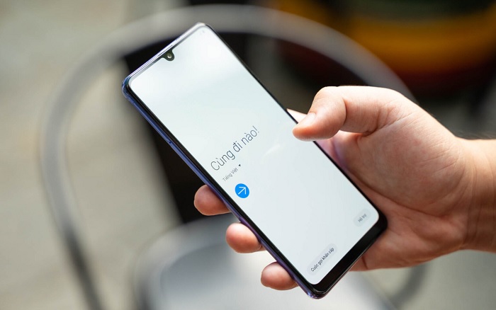 Cả hai máy đều được tích hợp pin dung lượng 5000mAh