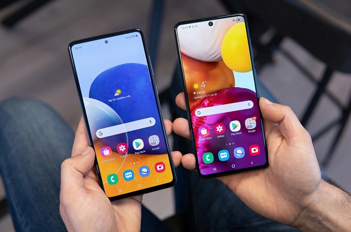 Màn hình Galaxy A72 bên trái và Galaxy A71 bên phải