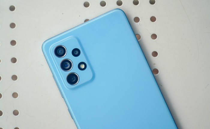 Cận cảnh camera sau của Galaxy A72