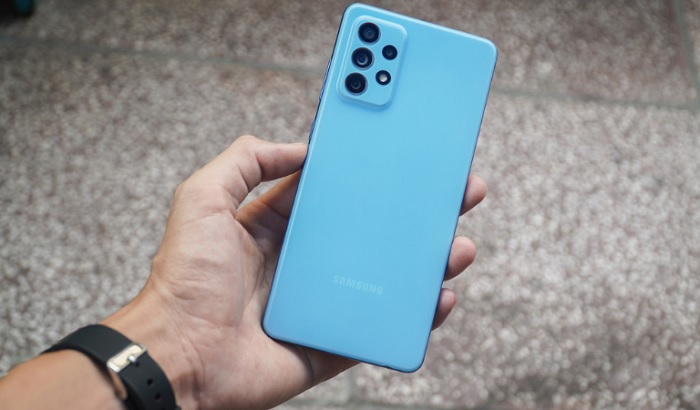 Mặt lưng A72 sang trọng và mắt mắt hơn