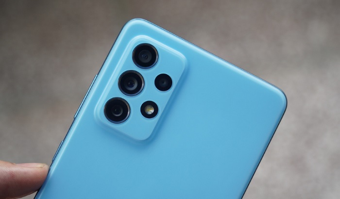 Cụm camera có màu giống với màu mặt lưng