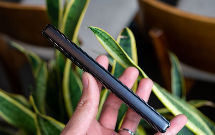 Mặt lưng của bản lề rất chắc chắn