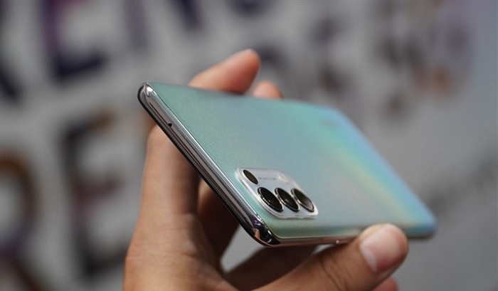 Đỉnh máy trơn không có gì