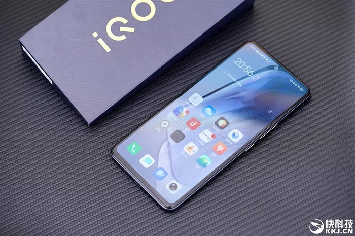 iQOO Neo5 được trang bị chip Snapdragon 870 mạnh mẽ mang đến trải nghiệm mượt mà khi chơi game