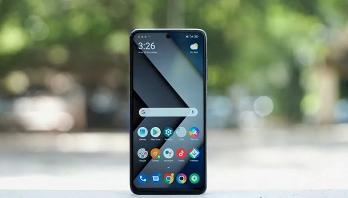 Thiết kế cạnh viền bezel và camera selfie nhỏ gọn giúp tăng tỷ lệ hiển thị trên màn hình một cách đáng kể