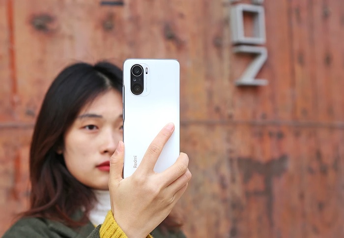 Chụp "tự sướng" chất lượng với camera trước 20MP