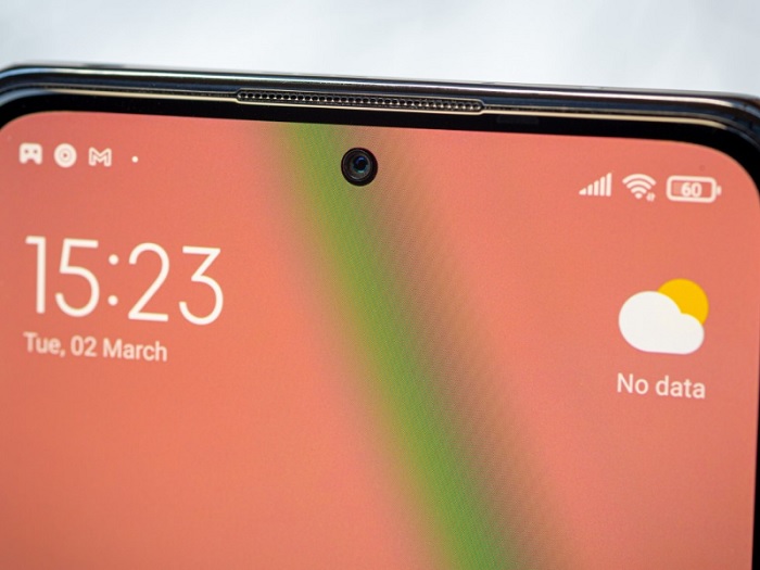 Cụm loa thoại của máy được làm khá nhỏ và tinh tế