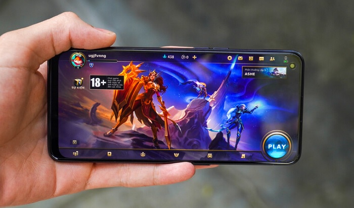 Hiệu năng ấn tượng, hỗ trợ sạc nhanh VOOC 33W