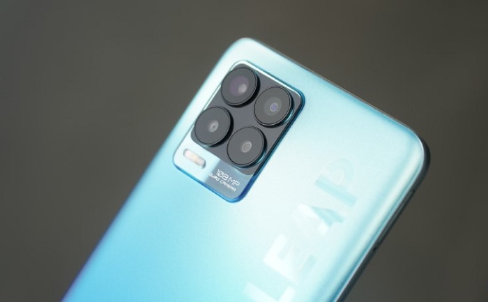 Cận cảnh camera trên Realme 8 Pro