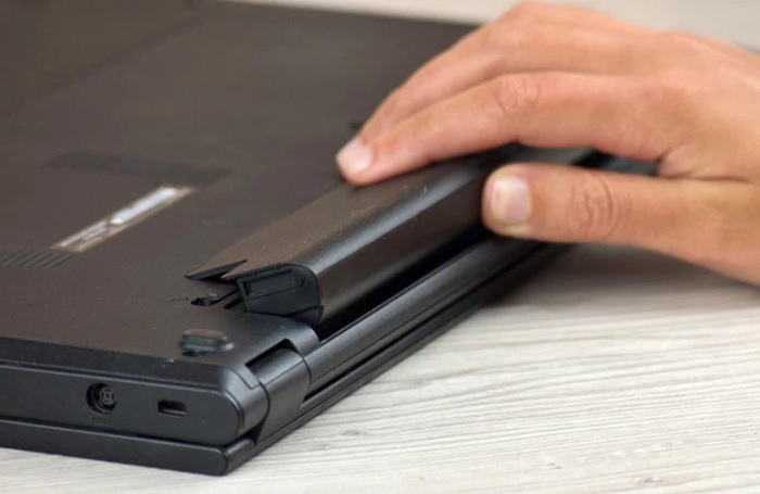 Pin máy tính đã cũ nên thay pin mới