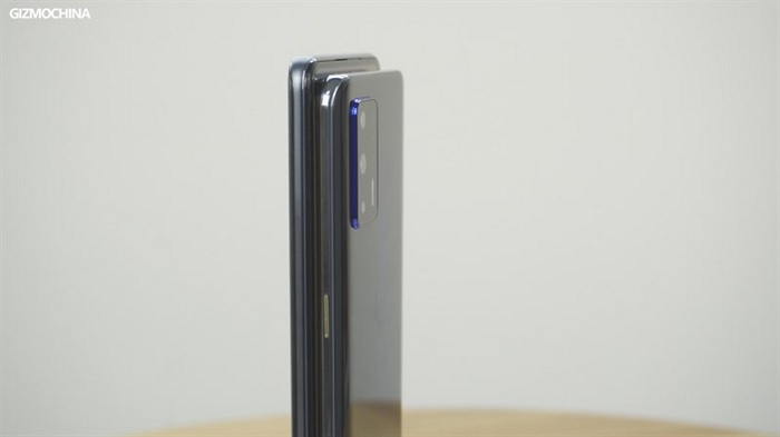 Máy có kích thước rất nhỏ gọn và mỏng nhẹ