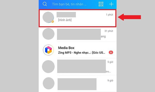 Chọn người hoặc nhóm muốn gửi video đi.