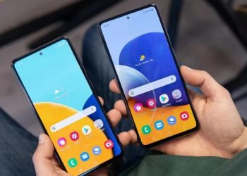 Những chiếc smartphone chống nước nên mua đi biển trong mùa hè này