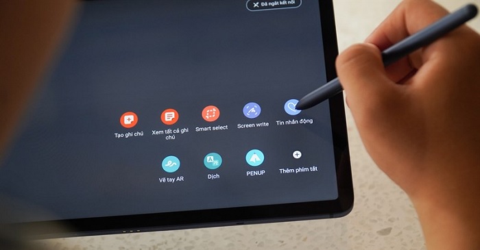 Galaxy Tab S7 hoạt động mượt mà với bút S Pen