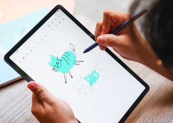 trên tay Samsung Galaxy Tab S7 màu Xanh Navy