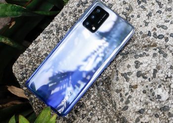 Trên tay OPPO A74