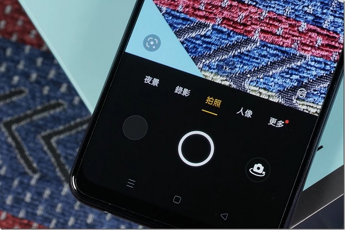 Reno5 Z có giá rất phải chăng