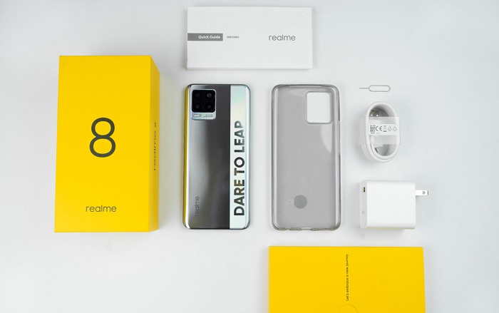 Các phụ kiện đi kèm Realme 8