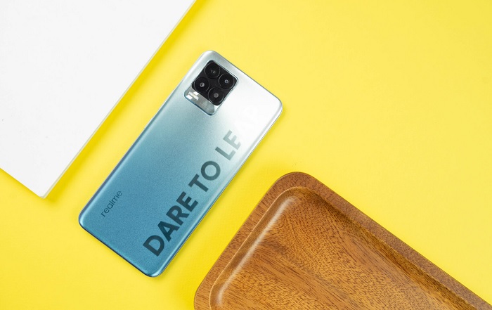 Mặt sau của Realme 8 Pro