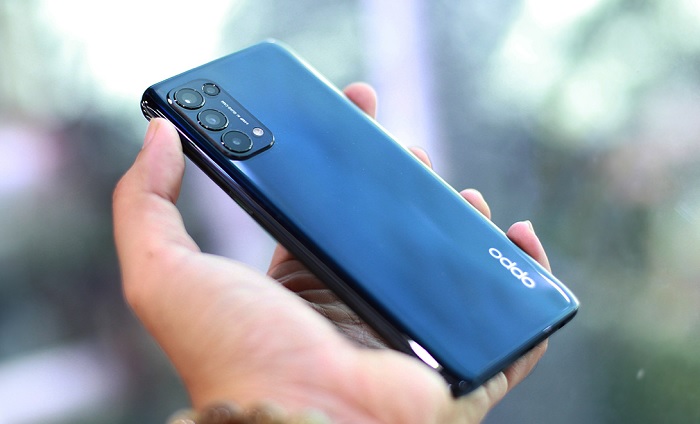 OPPO Reno5 màu Đen Huyền Bí