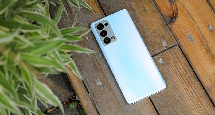 Reno6 Pro+ sở hữu ngoại hình tương tự Reno6 Pro