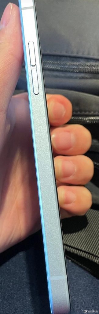 Khung viền của OPPO Reno6