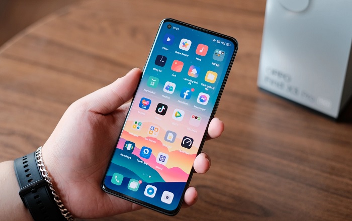 OPPO Find X3 Pro 5G được đánh giá là smartphone tỷ màu