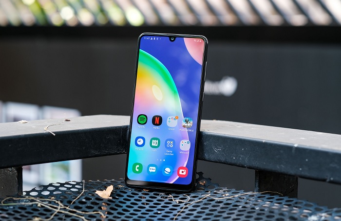 Màn hình của Galaxy A31 rất nịnh mắt và đem đến những phút giây giải trí đỉnh của chóp