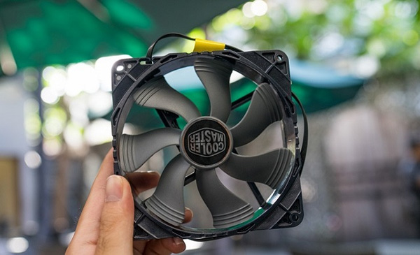 Vệ sinh quạt tản nhiệt và chip máy tính