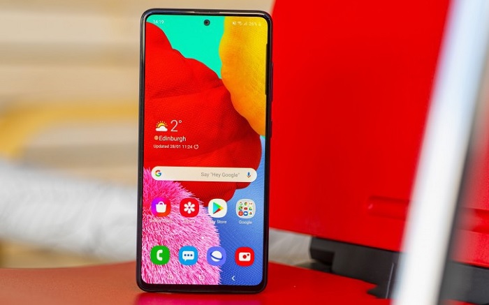 Galaxy A51 được trang bị RAM 8GB cho phép người dùng chơi game một cách ổn định