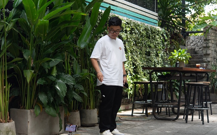 Rơi ở độ cao 1m và...