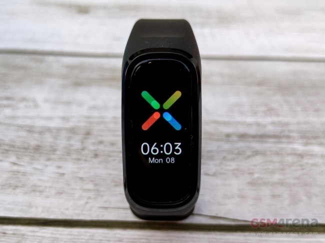 Thiết kế đơn giản, trọng lượng nhẹ, là thiết bị lý tưởng để đeo khi tập luyện thể thao và đi ngủ