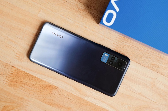 Vivo Y53s có thiết kế mặt lưng chuyển màu