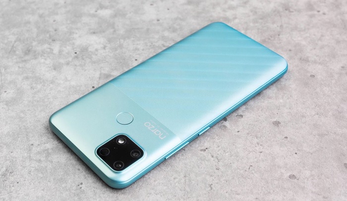 Cạnh phải là vị trí của nút tăng giảm âm lượng và nút nguồn