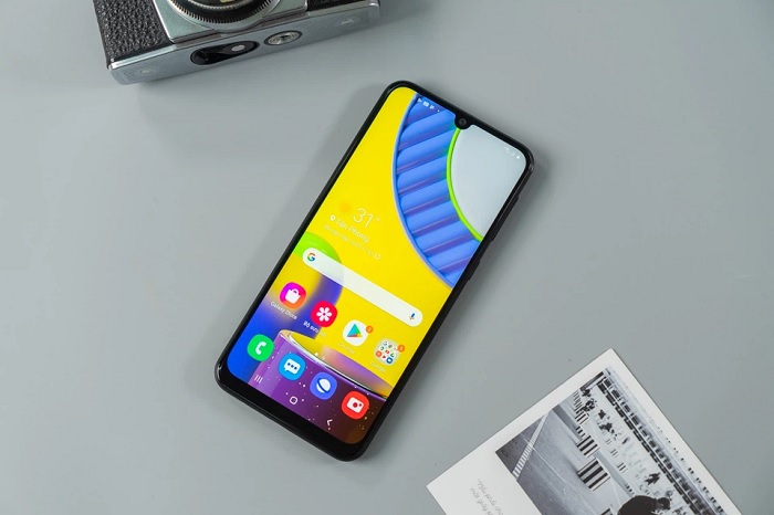 Chênh lệch hiệu năng giữa 2 sản phẩm này không đáng kể, đều đáp ứng tốt mọi nhu cầu sử dụng cơ bản của người dùng