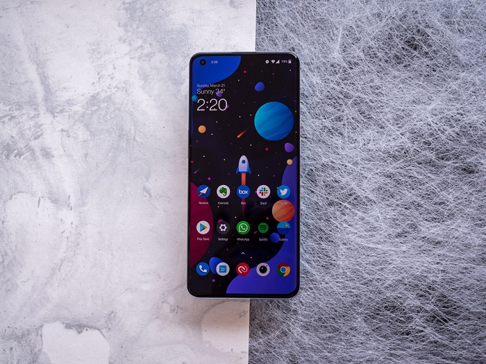 OPPO Find X3 Pro 5G và OnePlus 9 Pro đều được trang bị màn hình với thông số tương tự nhau