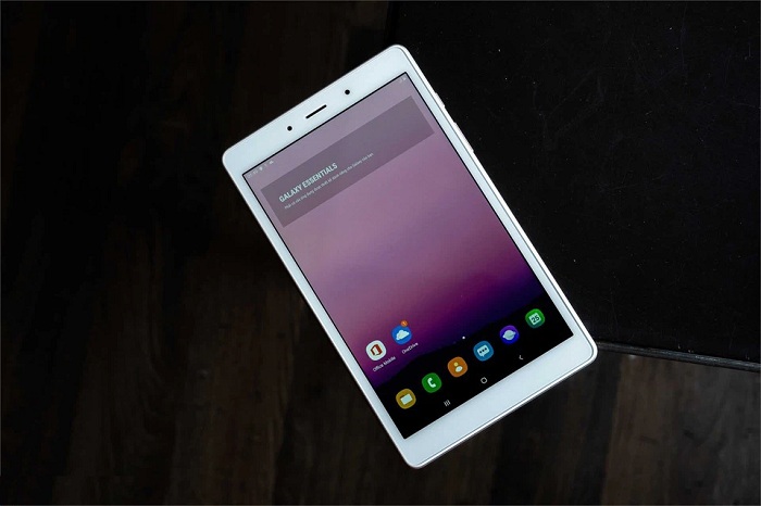 Galaxy Tab A8 màn hình nhỏ hơn, cạnh dày dày hơn