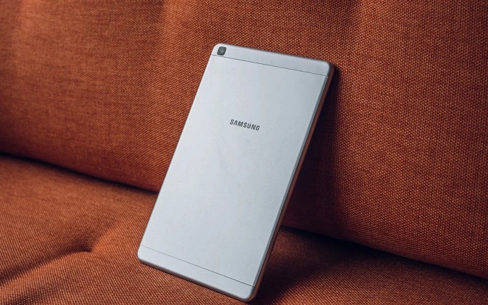 Tab A8 sử dụng pin 5.100 mAh nhưng chỉ hỗ trợ sạc 10W