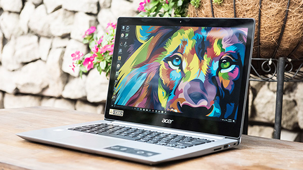 Độ sáng màn hình không phù hợp ảnh hưởng tới mắt và hiệu suất thiết bị