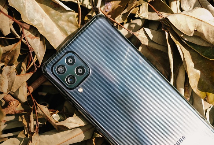 Cận cảnh cụm camera sau của Galaxy M62