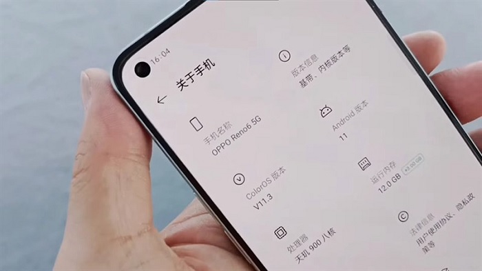 OPPO Reno6 là chiếc điện thoại đầu tiên trên thế giới được trang bị con chip Dimensity 900 cho hiệu năng ổn định