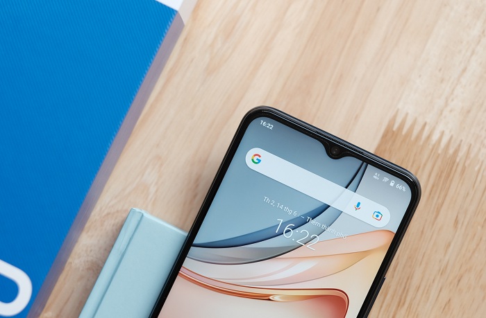 Camera selfie được đặt trong phần notch trên màn hình