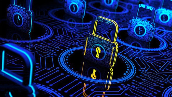 Người dùng cần cảnh giác và biết cách bảo vệ mình trước các mối nguy hiểm trên mạng