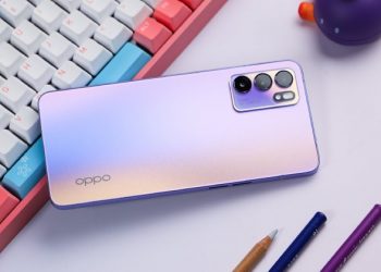 Cận cảnh OPPO Reno6 màu Tím