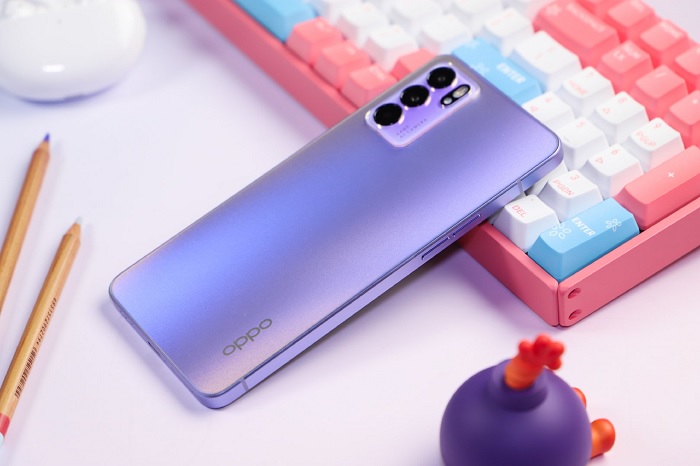 Phần khung viền của máy có độ hoàn thiện cao