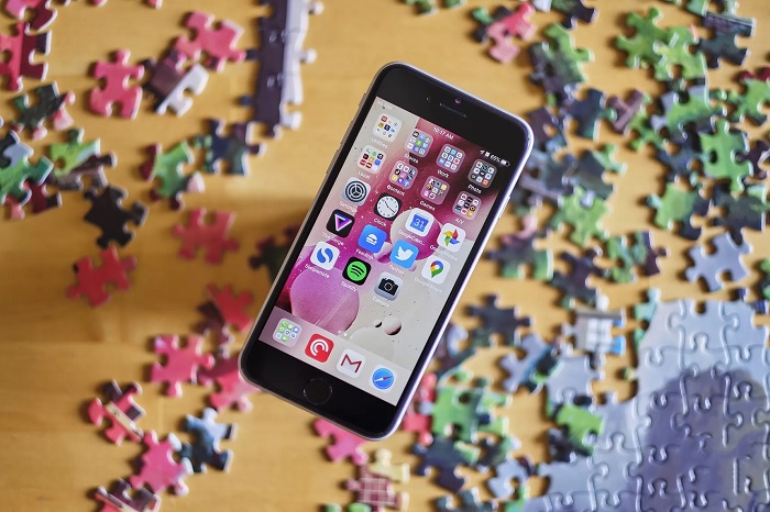 iPhone SE 2020 màn hình nhỏ nhưng kích thước không nhỏ hơn nhiều so với đối thủ