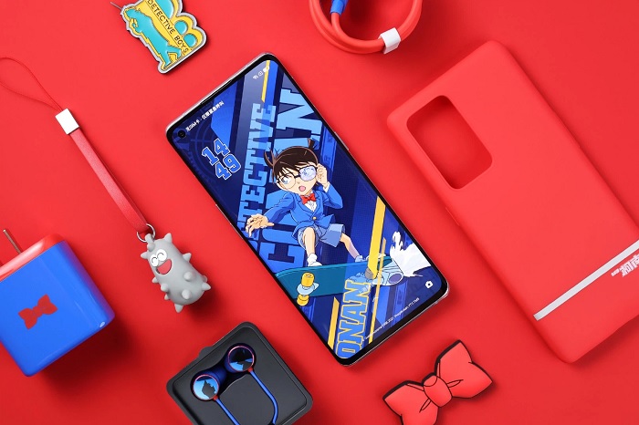 Mặt trước của Reno6 Pro+ phiên bản giới hạn giống với bản thường