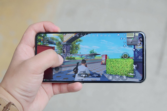 Sở hữu con chip giống nhau nên hiệu năng của 2 sản phẩm là tương đương nhau