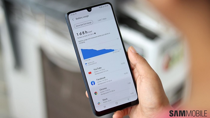 Thời lượng pin giữa A32 và M32 có nhiều điểm khác biệt